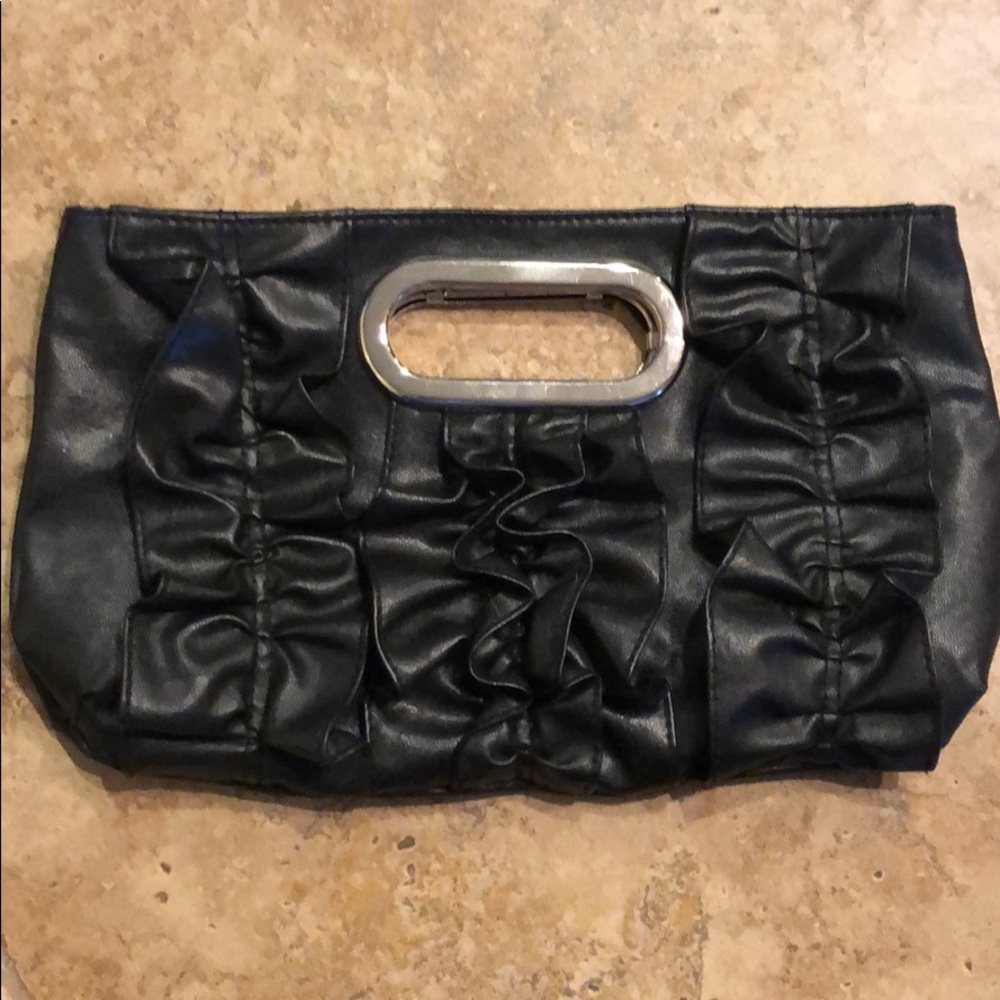 Ruffle handled clutch